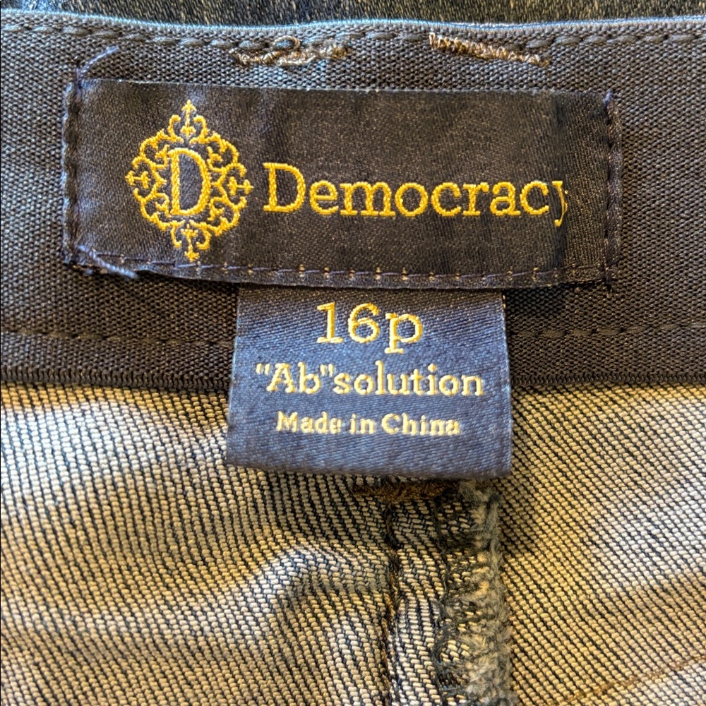 Democracy Blue Ankle Jeans - Picture 4 of 6